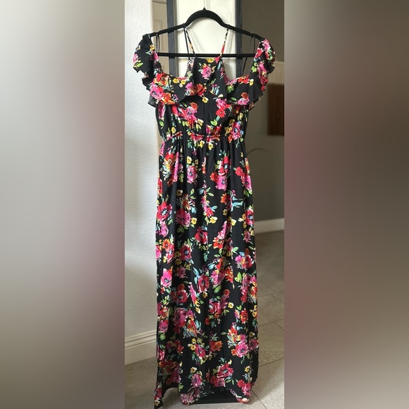 ONE CLOTHING Black with red and pink Floral Off-Shoulder Dress - Picture 1 of 11